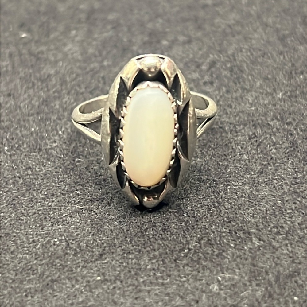 Mother Of Pearl Navajo Ring